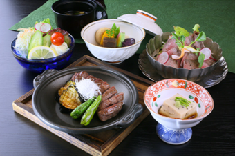 武蔵野(お座敷) 特選和牛網焼き ペアお食事券(昼限定)
